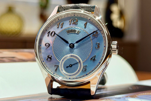 【銀座本店】本質で魅せる時計